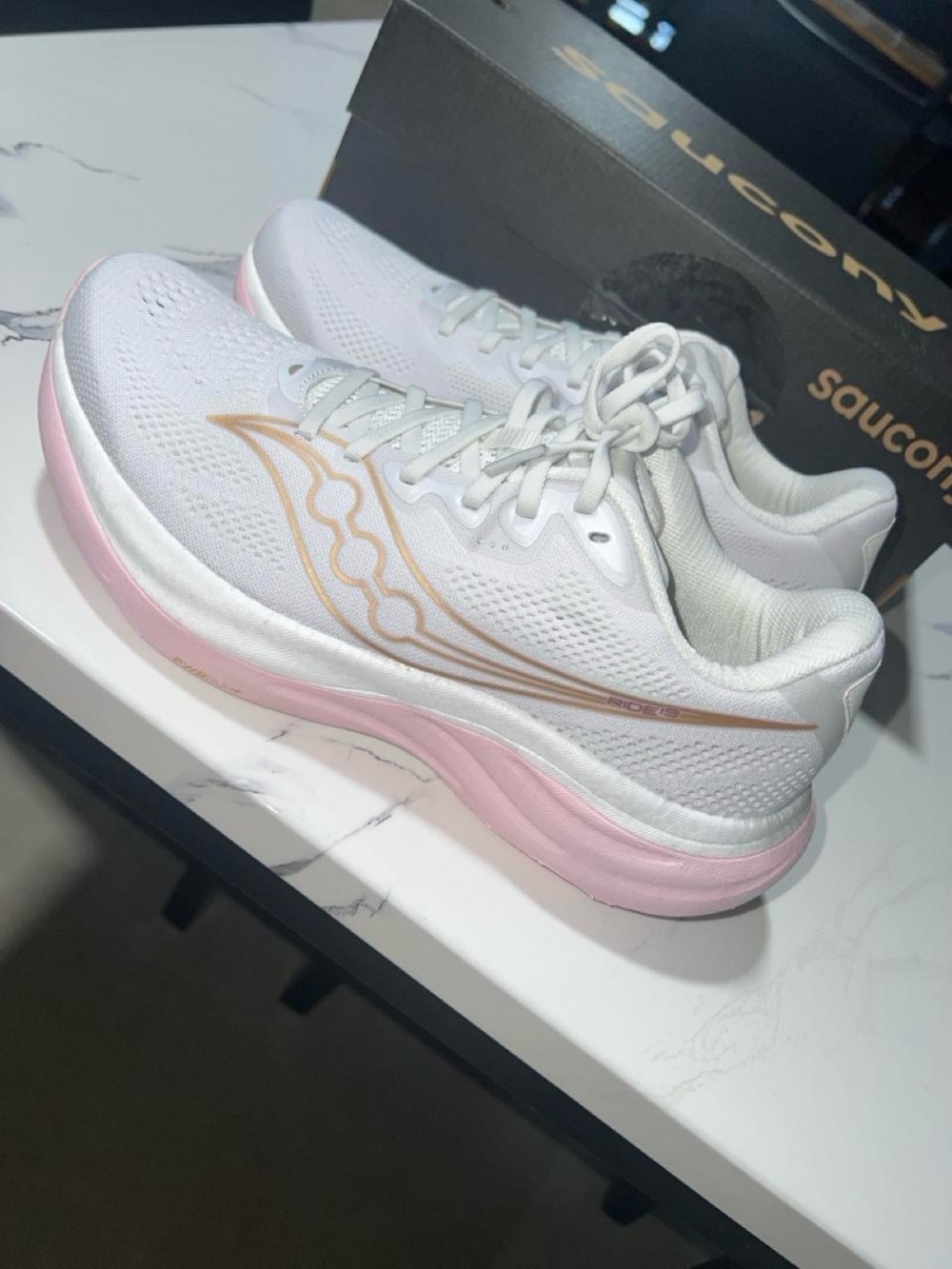 Saucony Ride 19 Women’s Size 10 White Silk Pink Running Shoes New in Box